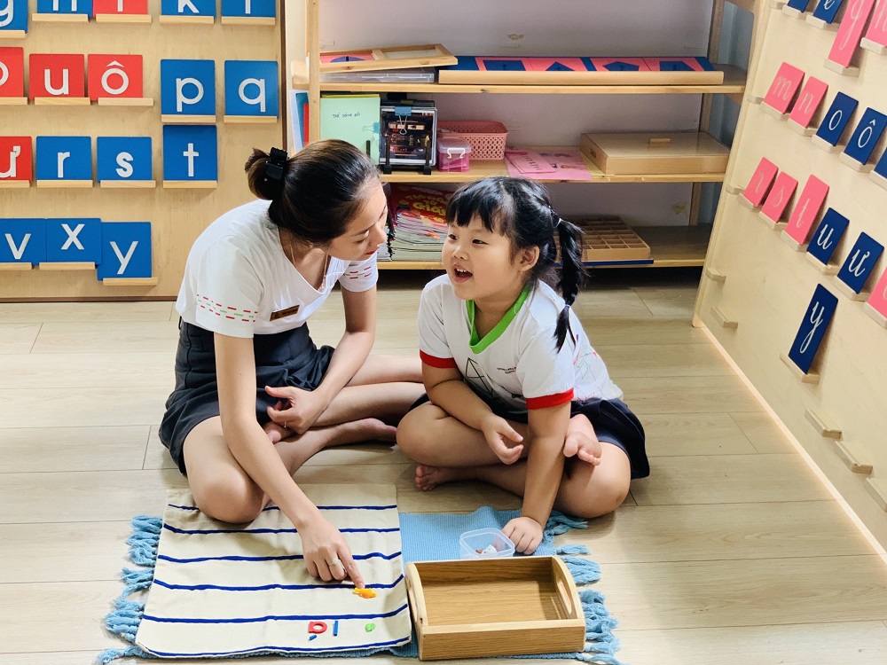 Giáo dục bằng Phương pháp Montessori và những ưu điểm tuyệt vời!