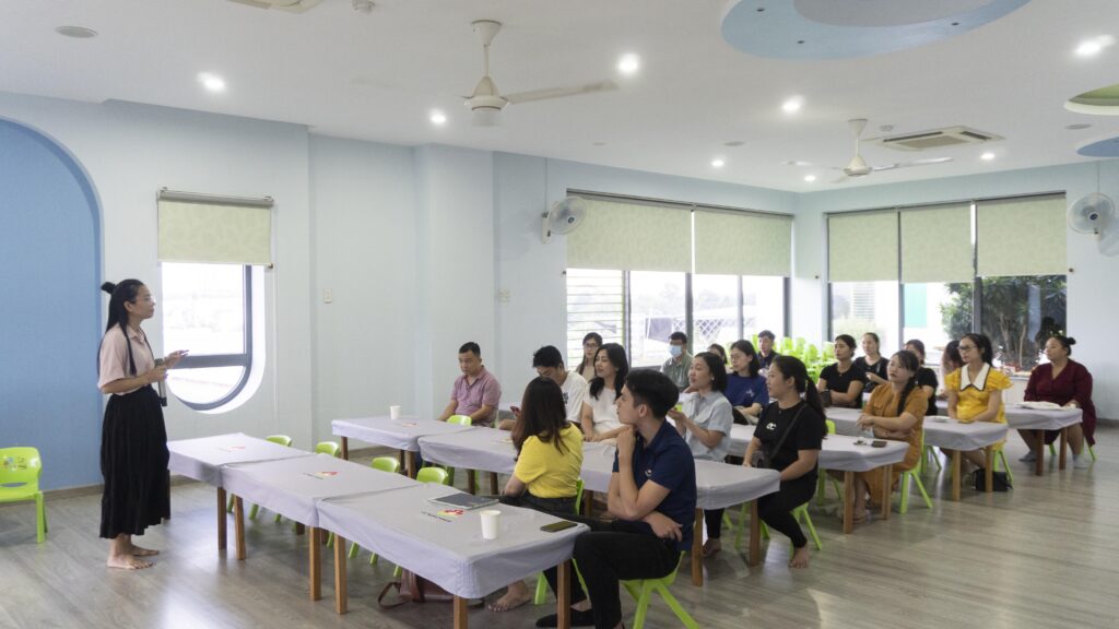 tiệc trà chiều gặp gỡ phụ huynh trường mầm non montessori thủ đức