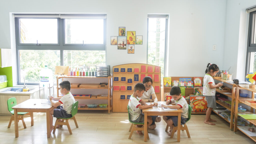 Trường mầm non montessori ở Thủ Đức vơi cơ sở vật chất hiện đại, học cụ nhập khẩu từ châu âu